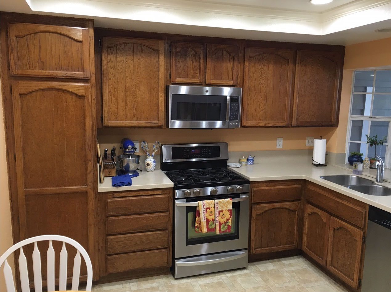 image of kitchen before being remodeled